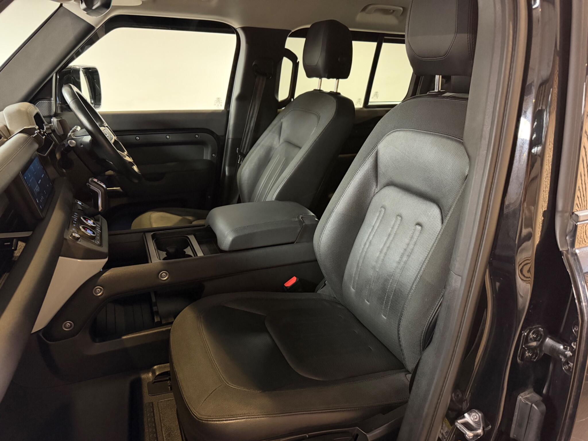 Land Rover Defender 110
